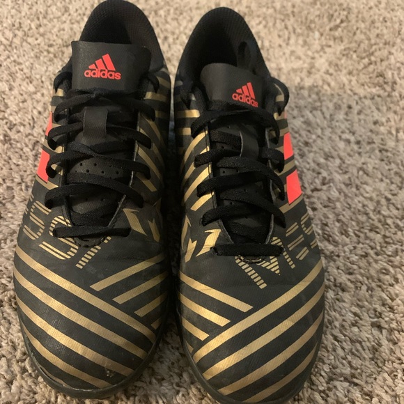 Boys Adidas Nemeziz Messi cleats - Size 6 - Picture 4 of 6